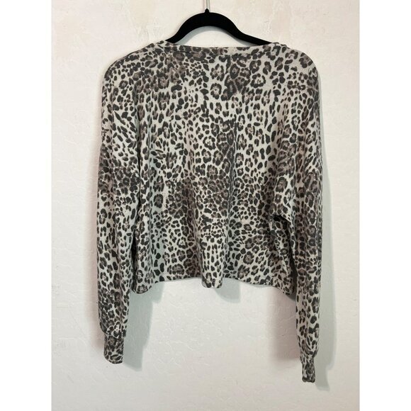 Socialite Leopard Print Long Sleeve Crop Top Oversize Sz M poly rayon spandex - Picture 6 of 7